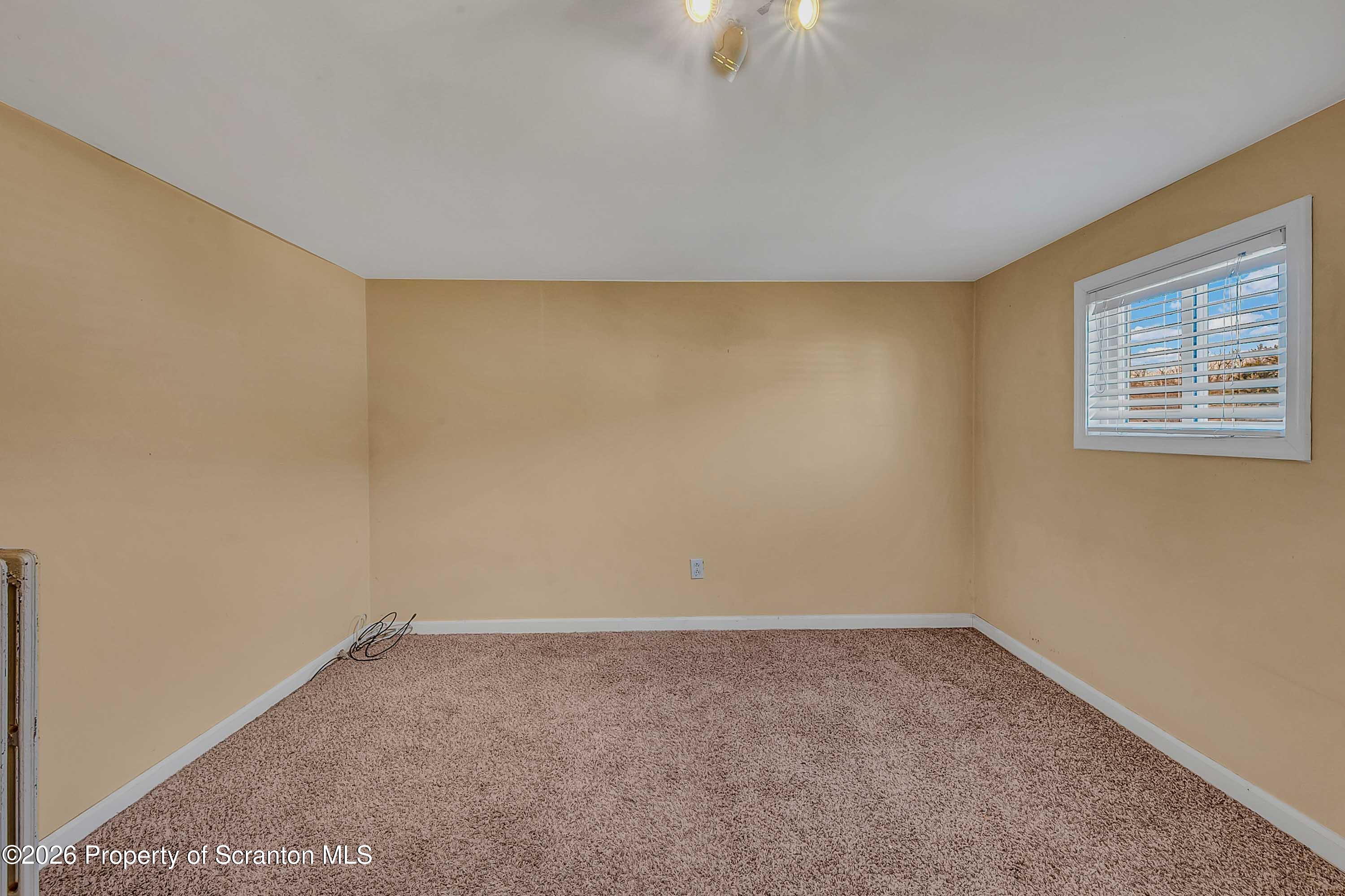 1061 Springbrook Avenue Moosic, PA 18507 - Photo 29 of 30 Springbrook -32