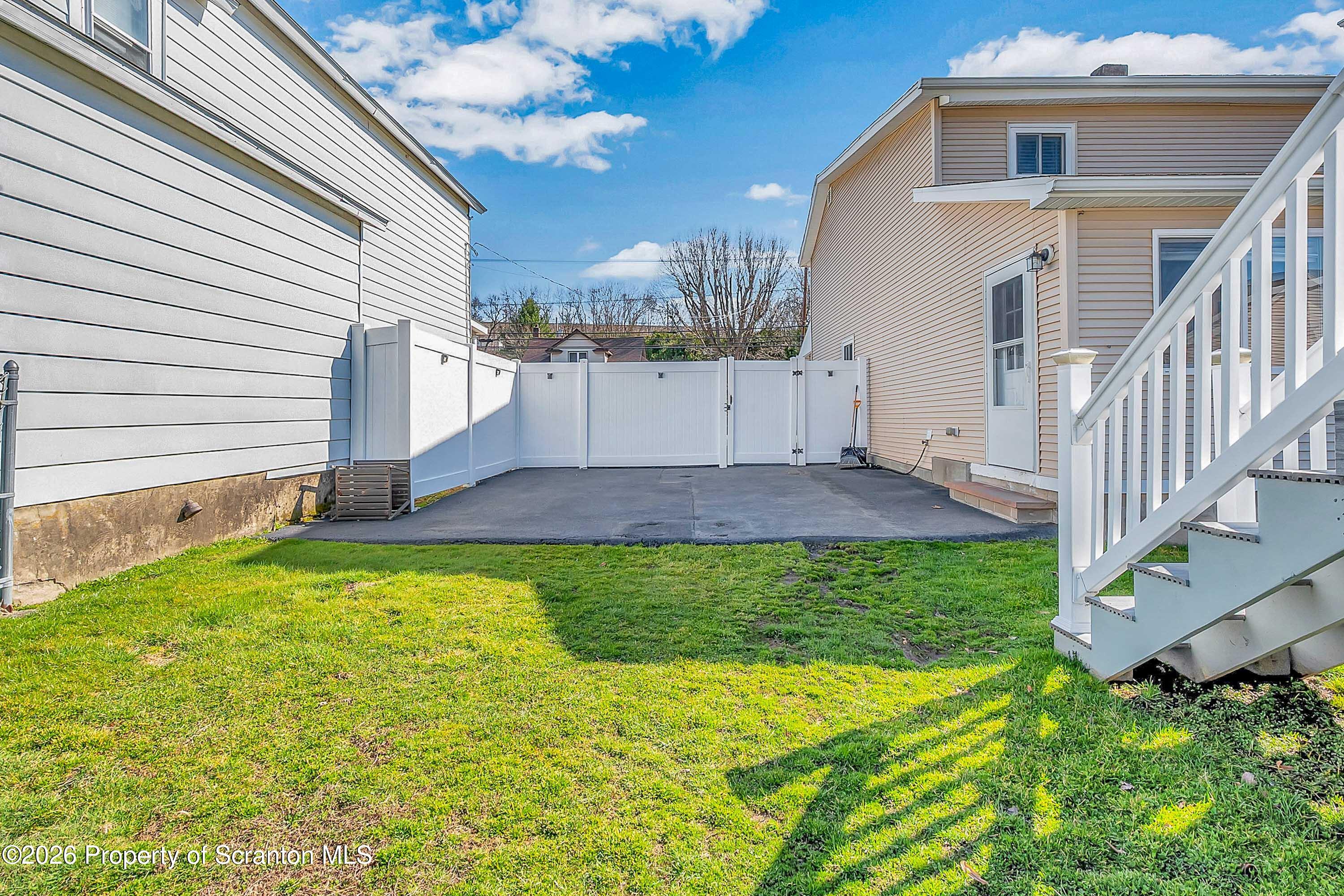 1061 Springbrook Avenue Moosic, PA 18507 - Photo 5 of 30 Springbrook -6