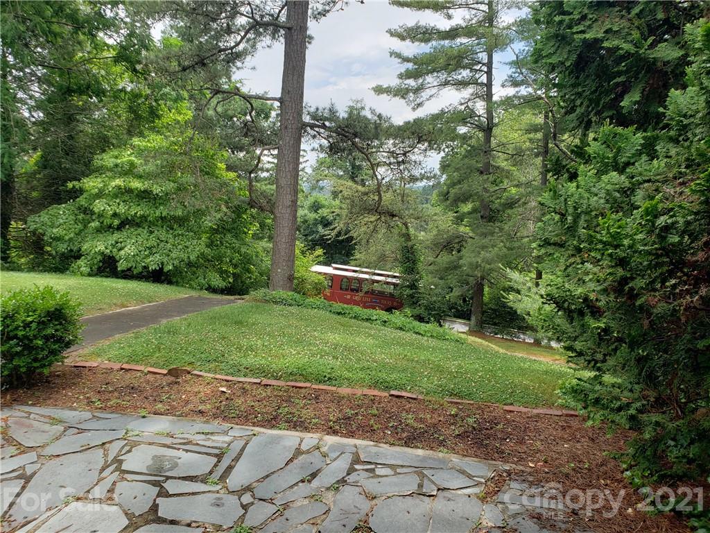 4 Club View Road Asheville, NC 28804 - Photo 8 of 9 Gallery Image 8