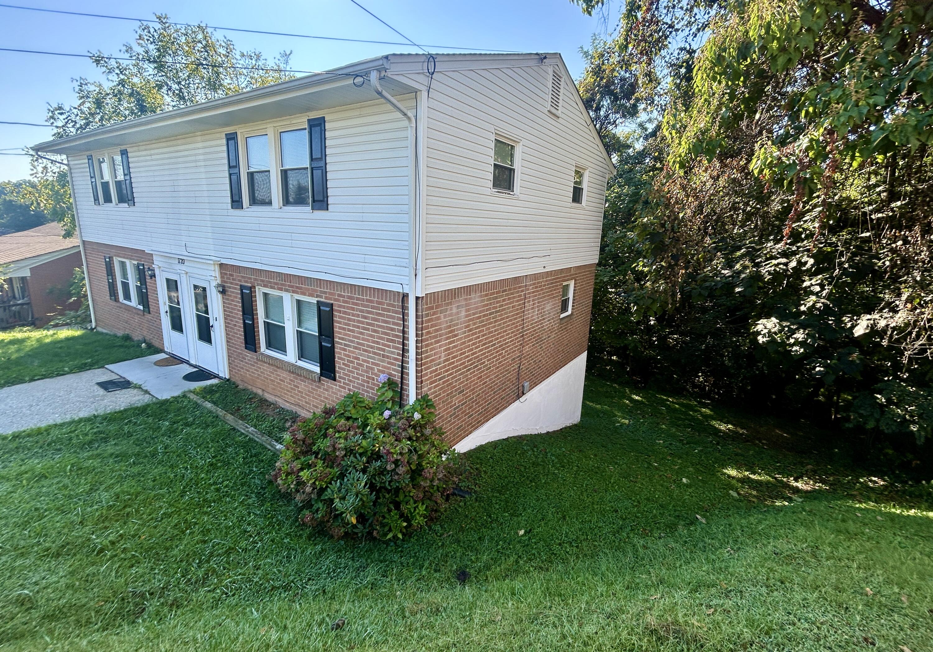 1720 Pomeroy Road, Unit A & B Salem, VA 24153 - Photo 3 of 23 IMG_1108