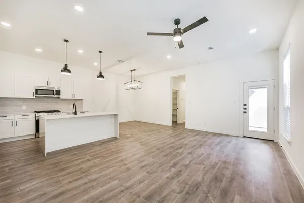 $2,299 | 1868 Dry Cherry Lane, Unit A, Dayton, TX 77535