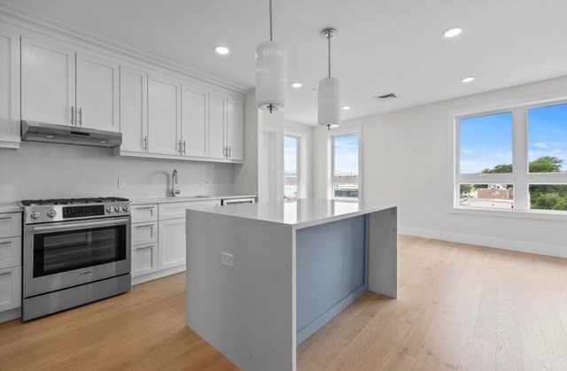 301 Border Street, Unit 601 Boston, MA 02128 - Photo 5 of 29