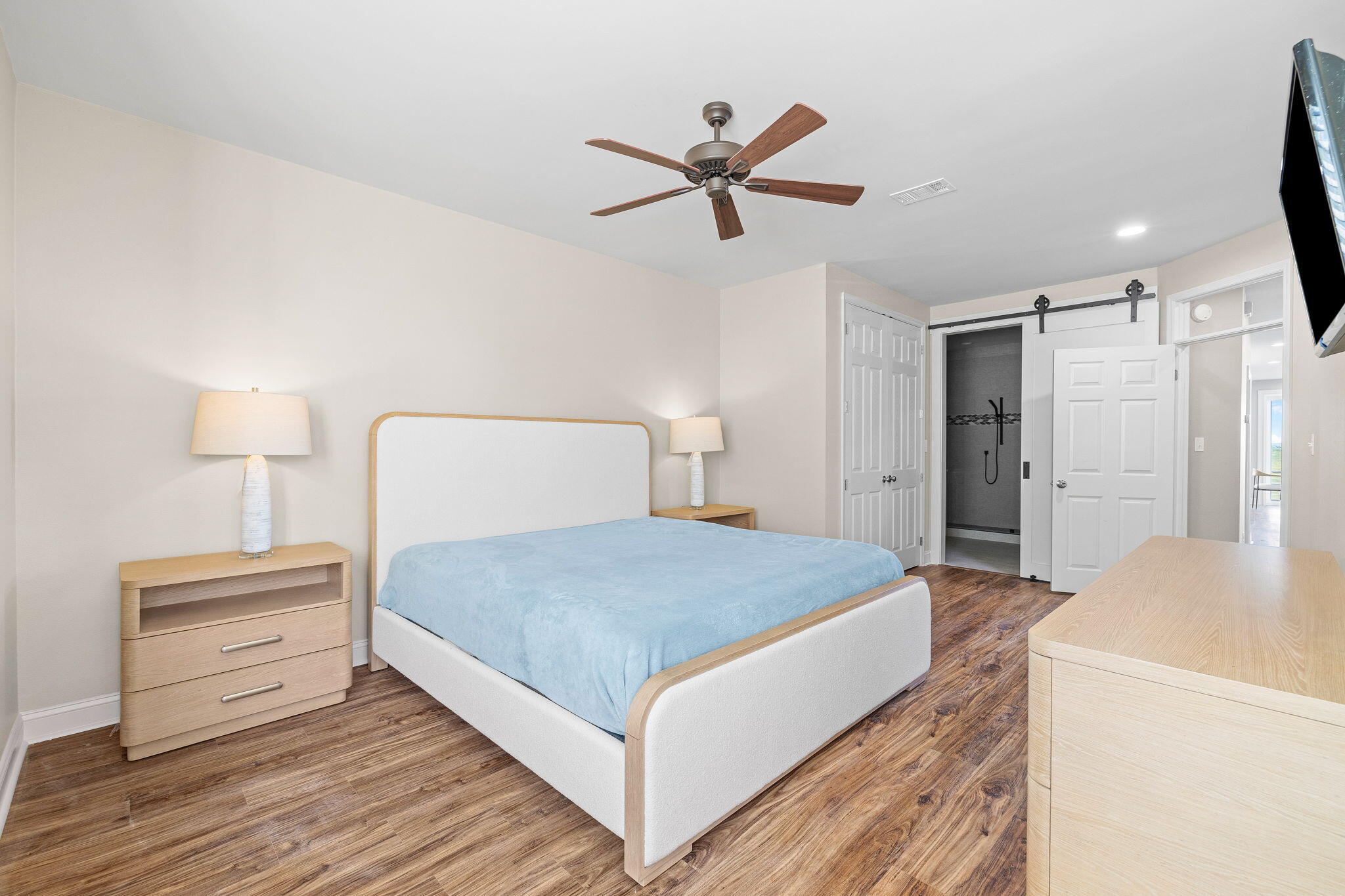 969 Northshore Drive Miramar Beach, FL 32550 - Photo 23 of 87 a bedroom with a bed and a lamp