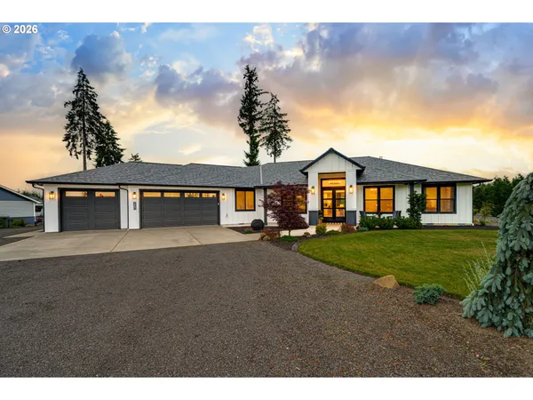 $974,900 | 260 Bullhead Drive, Castle Rock, WA 98611