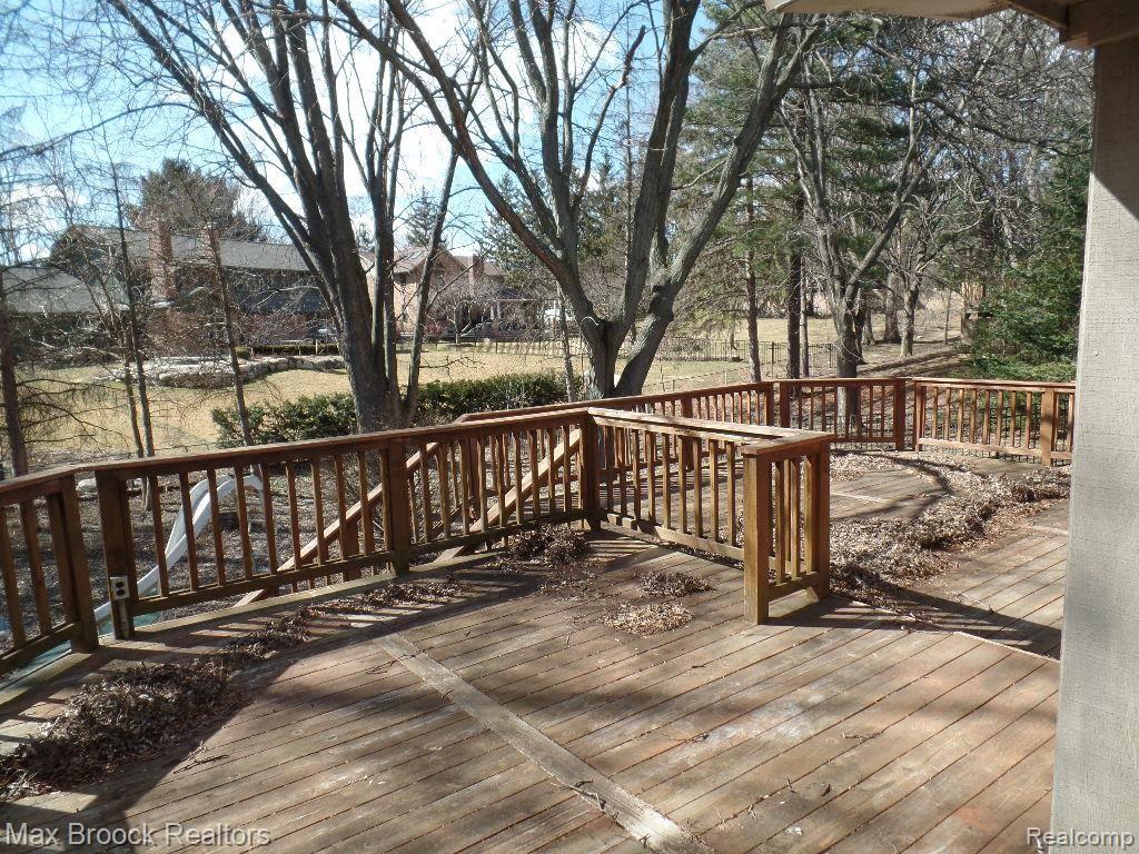 4026 Nearbrook Road Bloomfield Hills, MI 48302 - Photo 47 of 52 072.jpg
