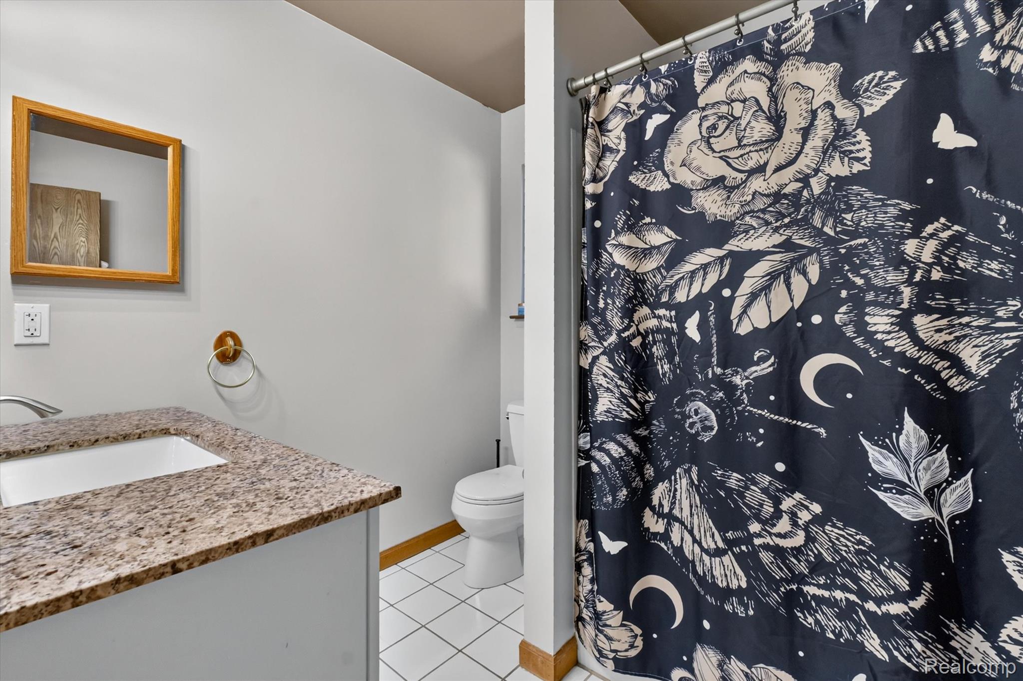 1570 South Boulevard West Rochester, MI 48309 - Photo 21 of 45 21-1570-W-South-Blvd-WindowStill-Real-Estate-Photography-16.jpg