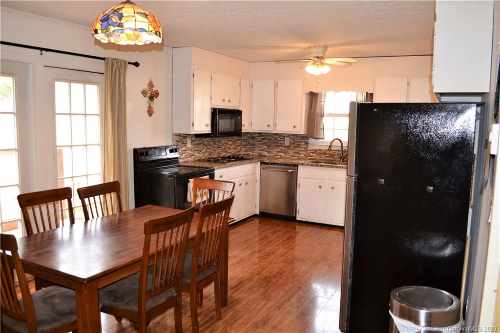 2811 Hartland Road Morganton, NC 28655 - Photo 5 of 30 Gallery Image 5