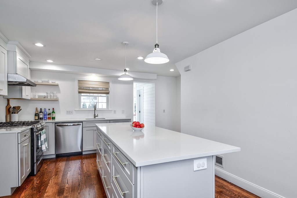 4 Sherwood Road Natick, MA 01760 - Photo 12 of 26 Gallery Image 12