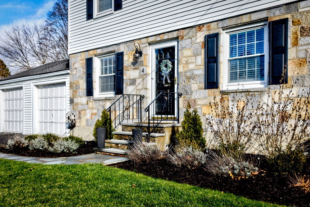 4 Sherwood Road Natick, MA 01760 - Photo 2 of 26 Gallery Image 2