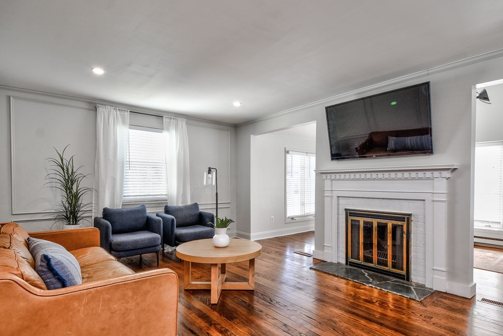 4 Sherwood Road Natick, MA 01760 - Photo 4 of 26 Gallery Image 4