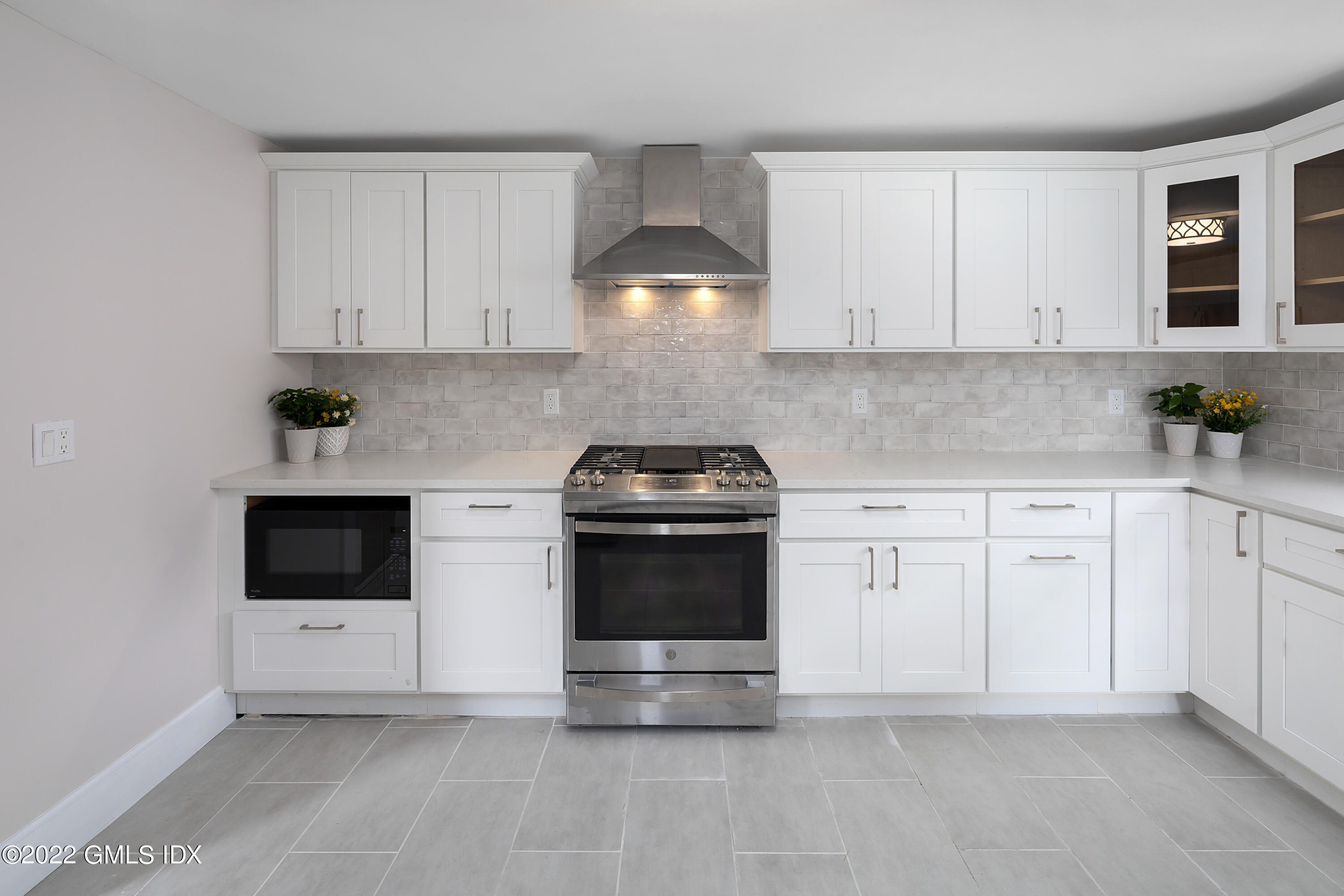 287 Glenbrook Road Stamford, CT 06906 - Photo 12 of 37 287 Glenbrook Rd, Stamford, CT 06906-15