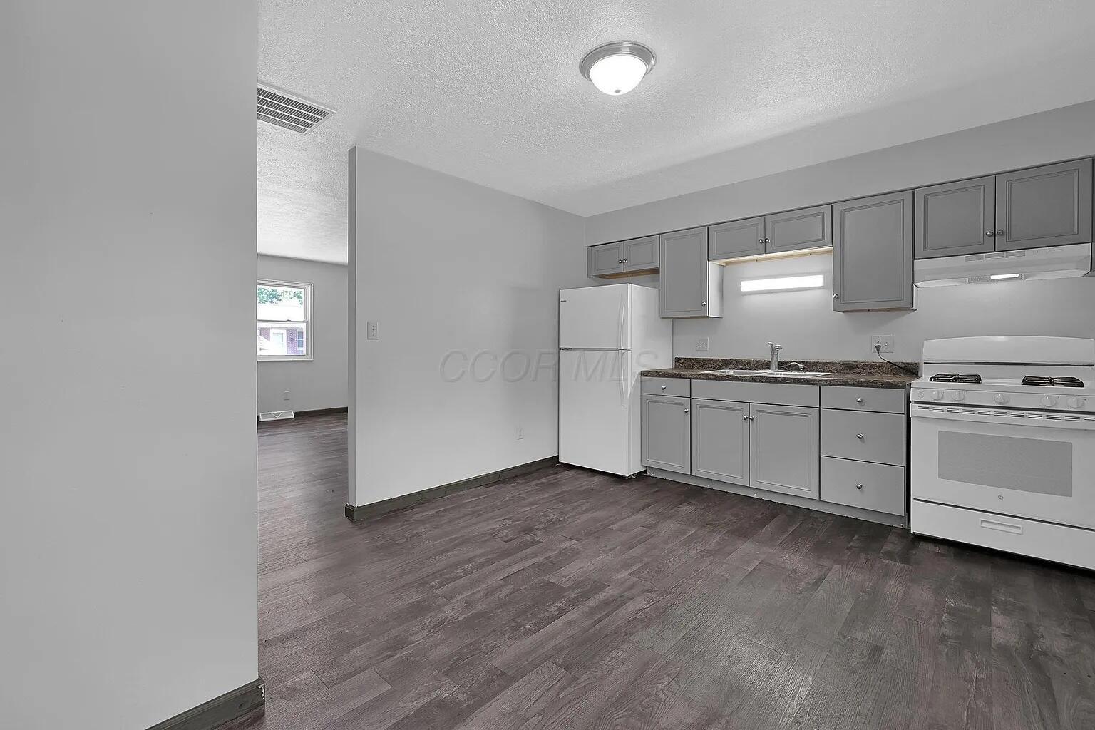 65 Neil Street Delaware, OH 43015 - Photo 4 of 17 Kitchen