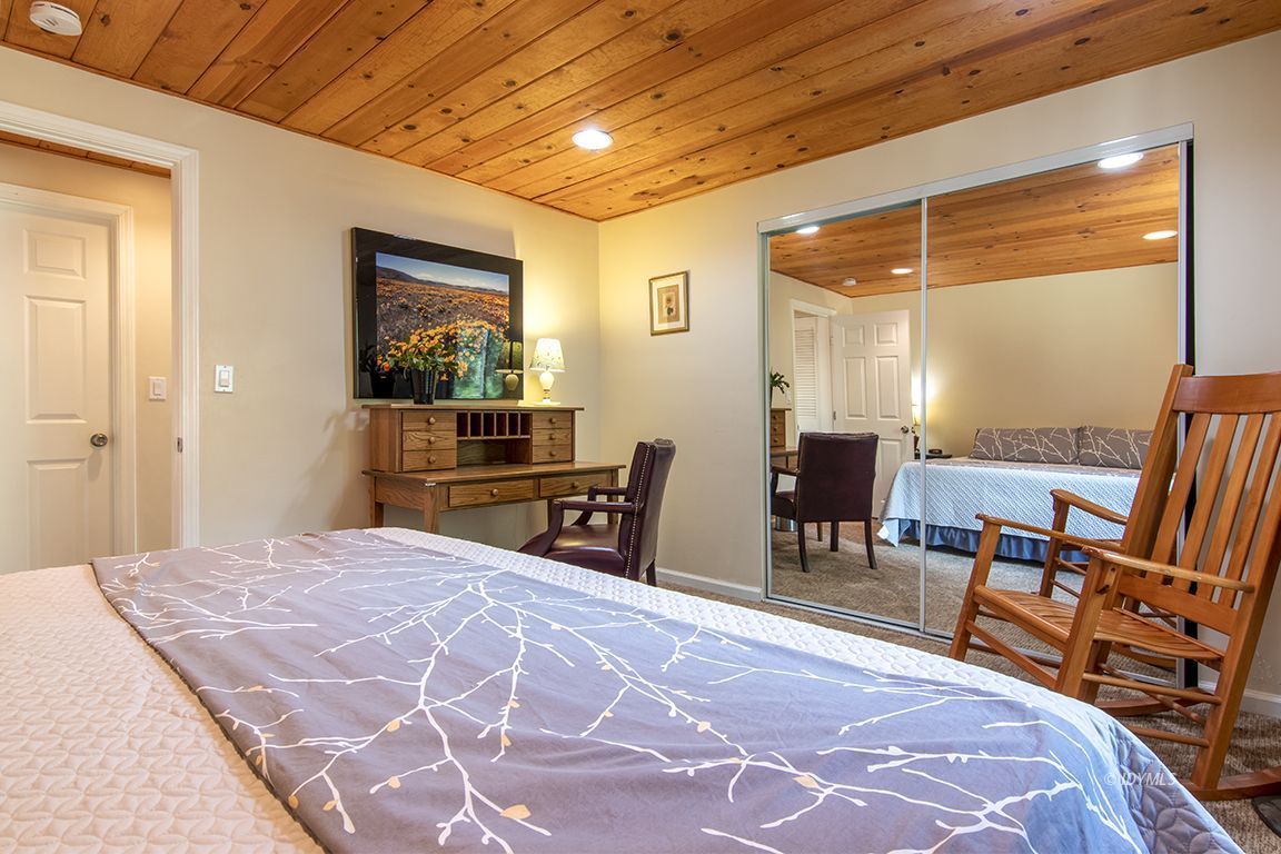 26325 Pine Dell Idyllwild, CA 92549 - Photo 27 of 31 Work from the cabin