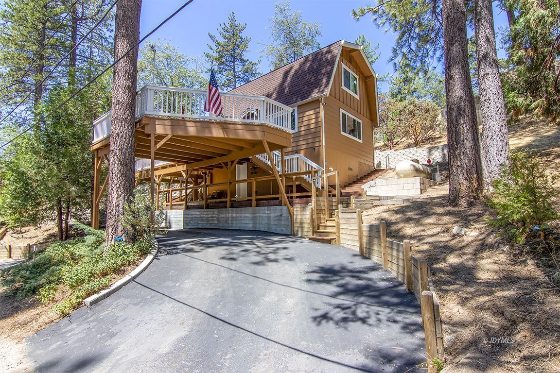 26325 Pine Dell Idyllwild, CA 92549 - Photo 5 of 31 Easy access and parking