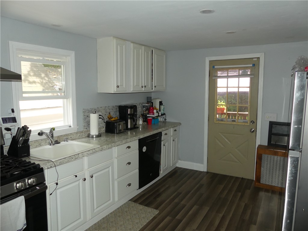 554 Coe Street Woonsocket, RI 02895 - Photo 6 of 26
