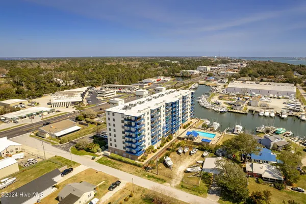 $440,000 | 4425 Arendell Street, Unit 303 HARBORSIDE CLUB AT 70, Morehead City, NC 28557
