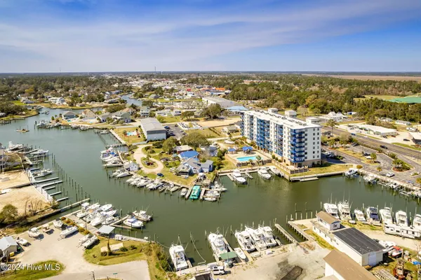 $440,000 | 4425 Arendell Street, Unit 303 HARBORSIDE CLUB AT 70, Morehead City, NC 28557