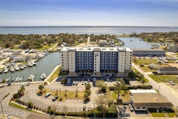 $440,000 | 4425 Arendell Street, Unit 303 HARBORSIDE CLUB AT 70, Morehead City, NC 28557