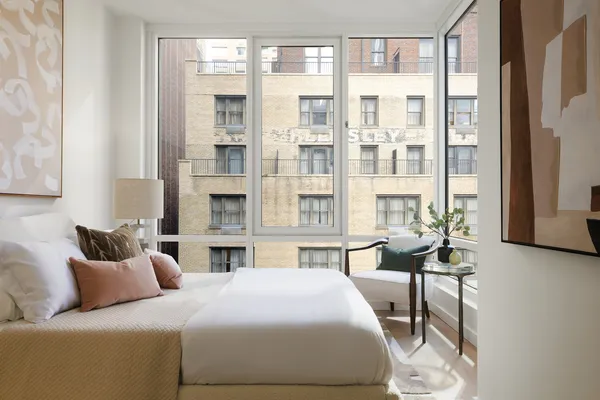 $1,438,000 | 135 East 47th Street, Unit 11D | Midtown East