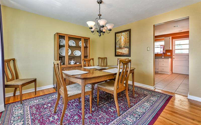 2053 Spring Hill Road Pittsburgh, PA 15243 - Photo 9 of 25