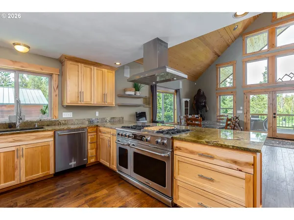 $1,100,000 | 124323 Teatable Court, Crescent Lake, OR 97733