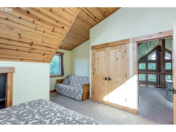 $1,100,000 | 124323 Teatable Court, Crescent Lake, OR 97733