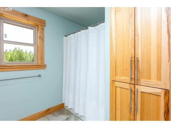 $1,100,000 | 124323 Teatable Court, Crescent Lake, OR 97733