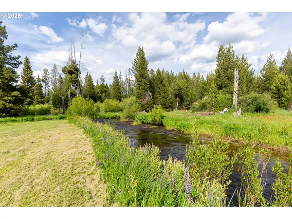 $1,100,000 | 124323 Teatable Court, Crescent Lake, OR 97733