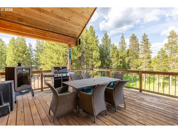 $1,100,000 | 124323 Teatable Court, Crescent Lake, OR 97733