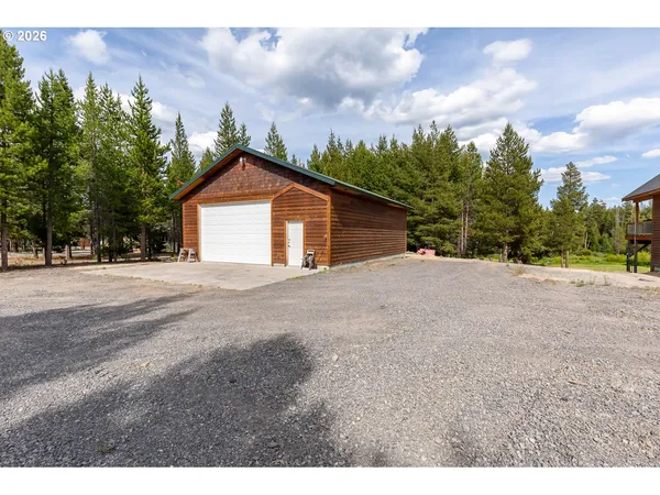 $1,100,000 | 124323 Teatable Court, Crescent Lake, OR 97733