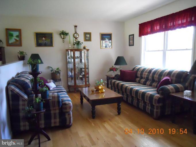 3239 Panhandle Road Front Royal, VA 22630 - Photo 14 of 30 Living Room