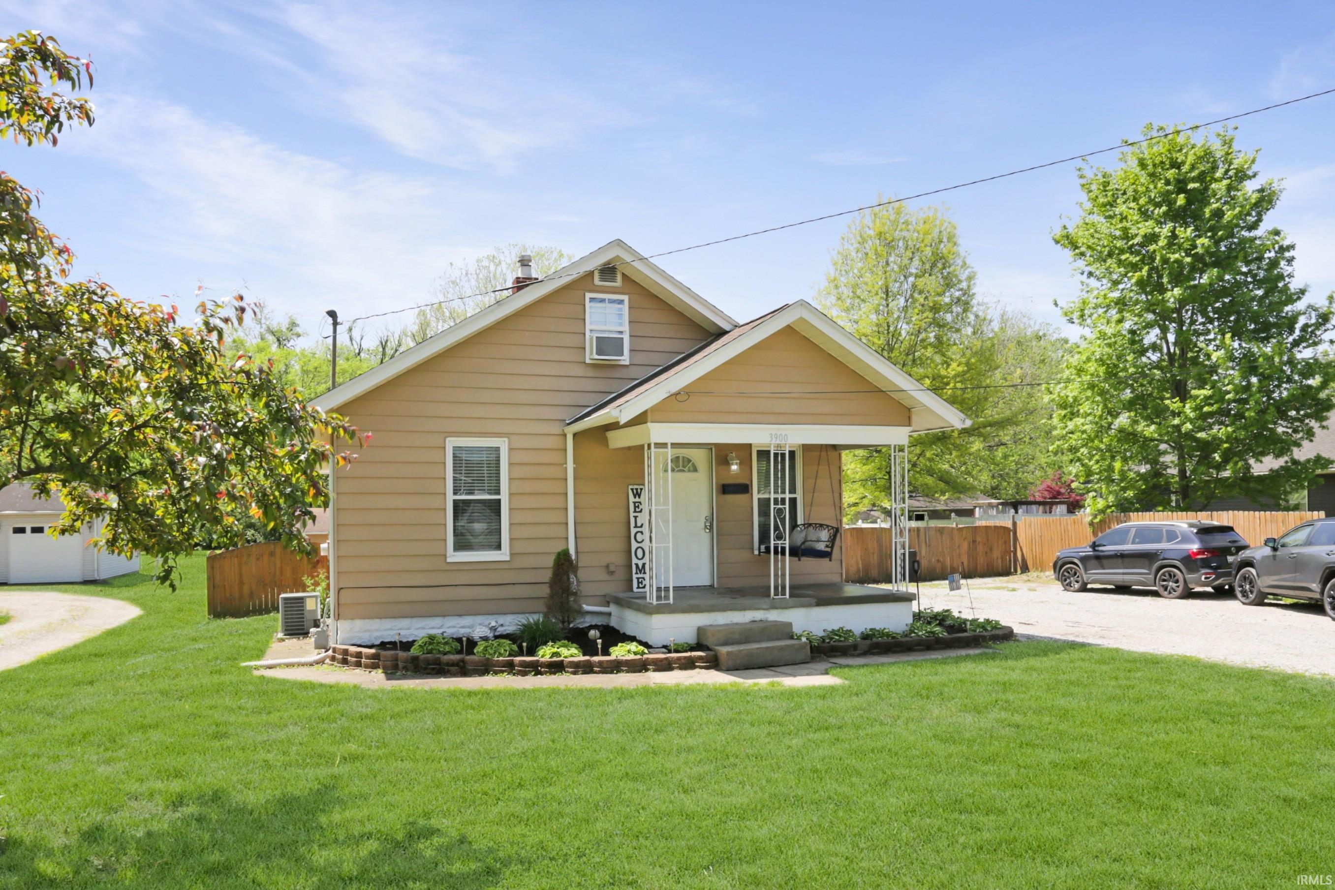 3900 Hogue Road Evansville, IN 47712 - Photo 2 of 27 Gallery Image 2
