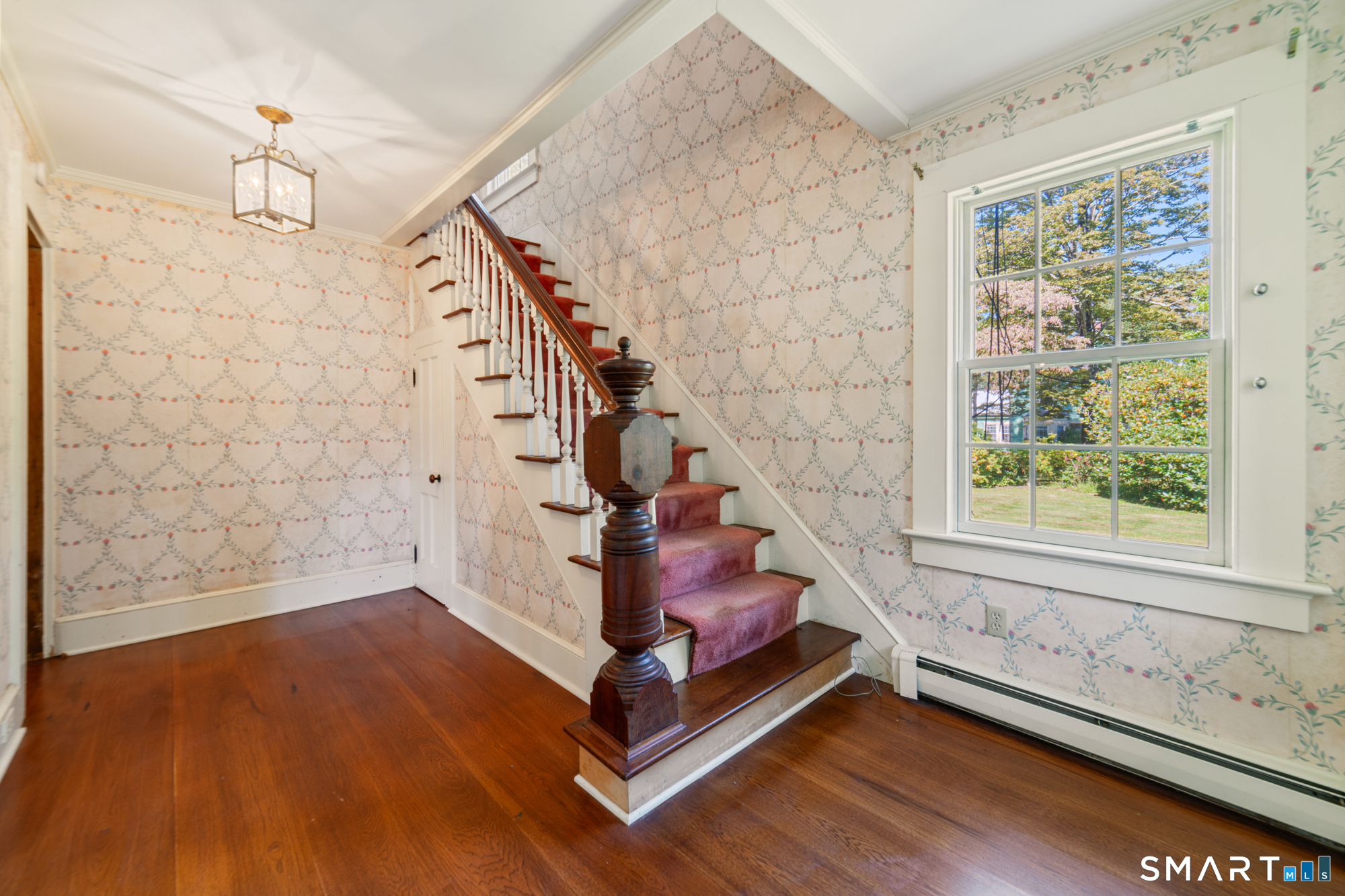 47 South Street Roxbury, CT 06783 - Photo 4 of 34 Foyer