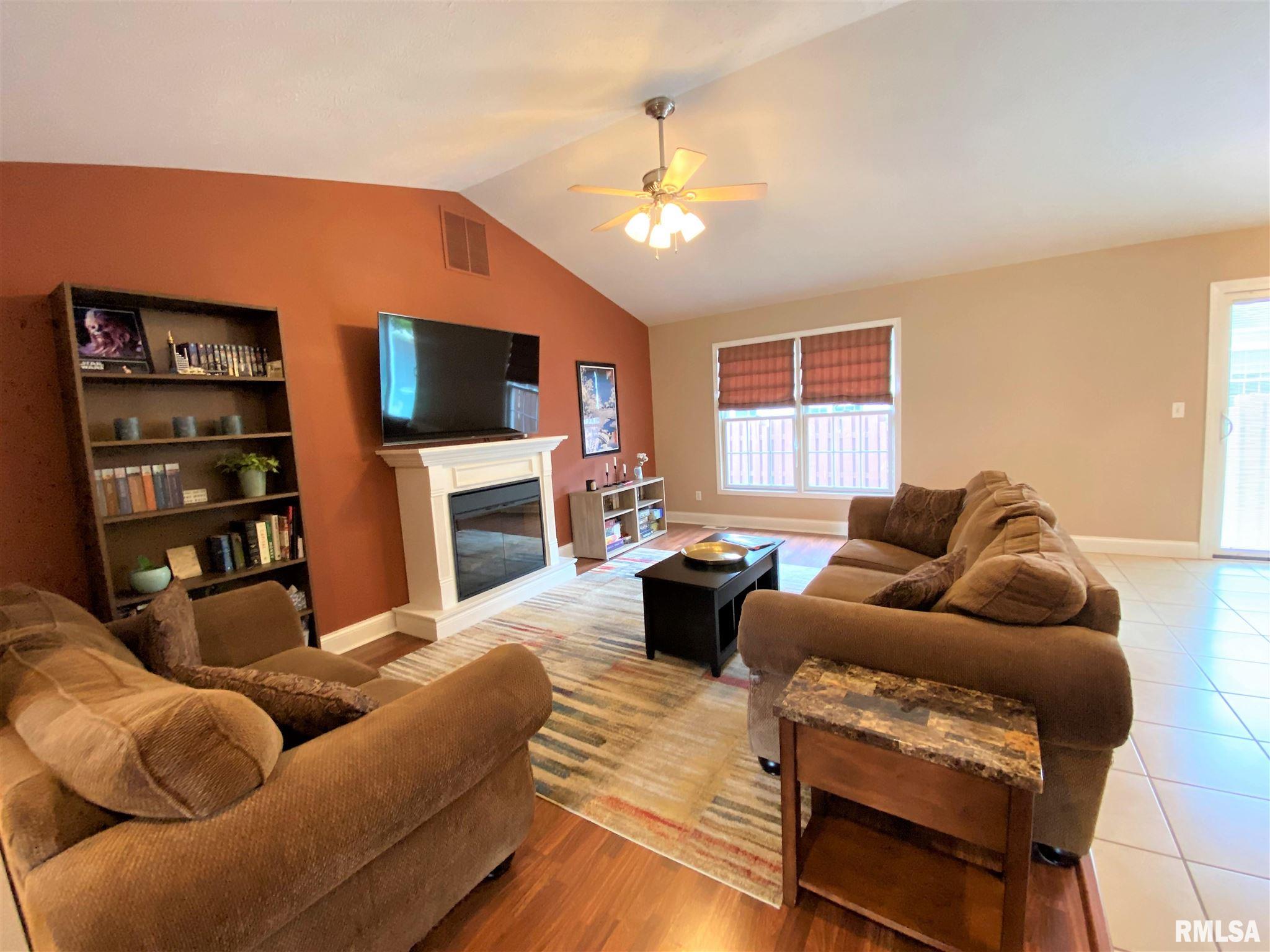 513 Bristol Court Rochester, IL 62563 - Photo 5 of 26