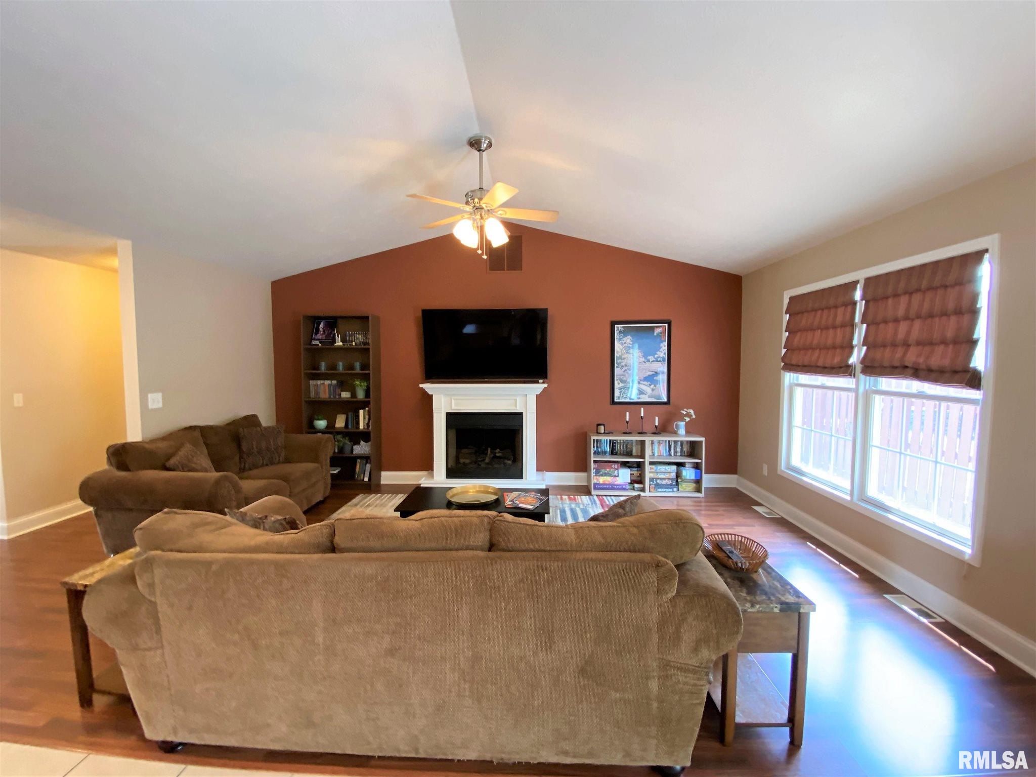 513 Bristol Court Rochester, IL 62563 - Photo 7 of 26