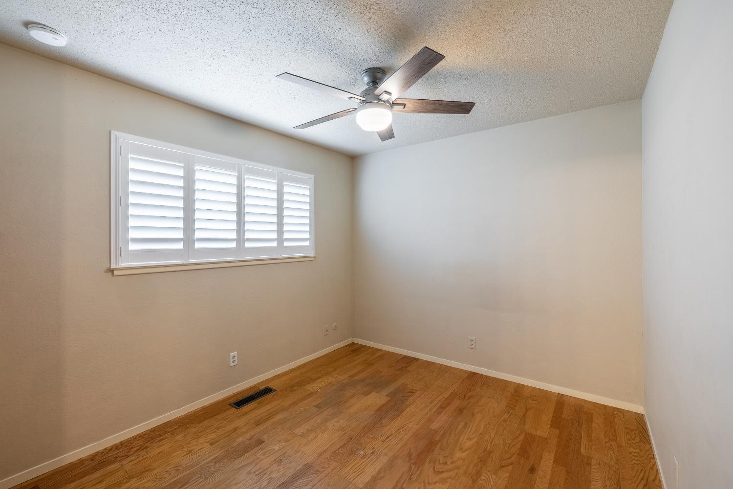 61 West Rall Avenue Clovis, CA 93612 - Photo 13 of 24