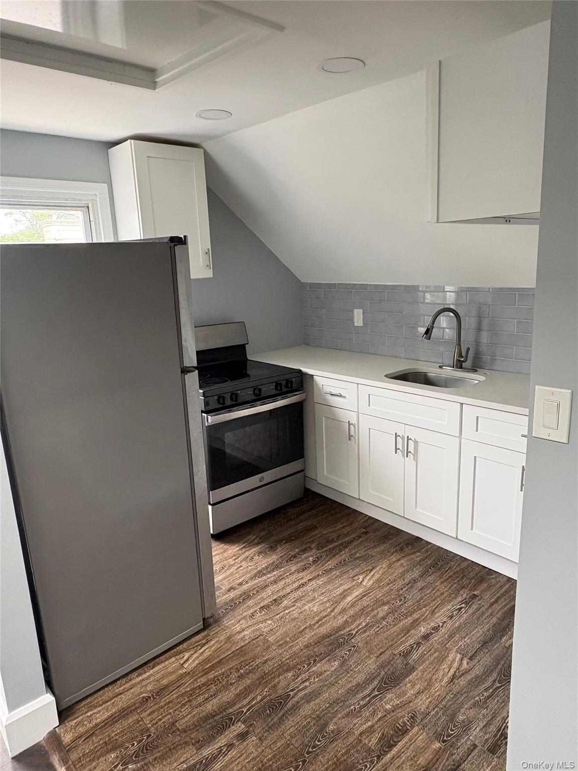 100 Merrick Road Amityville, NY 11701 - Photo 2 of 9
