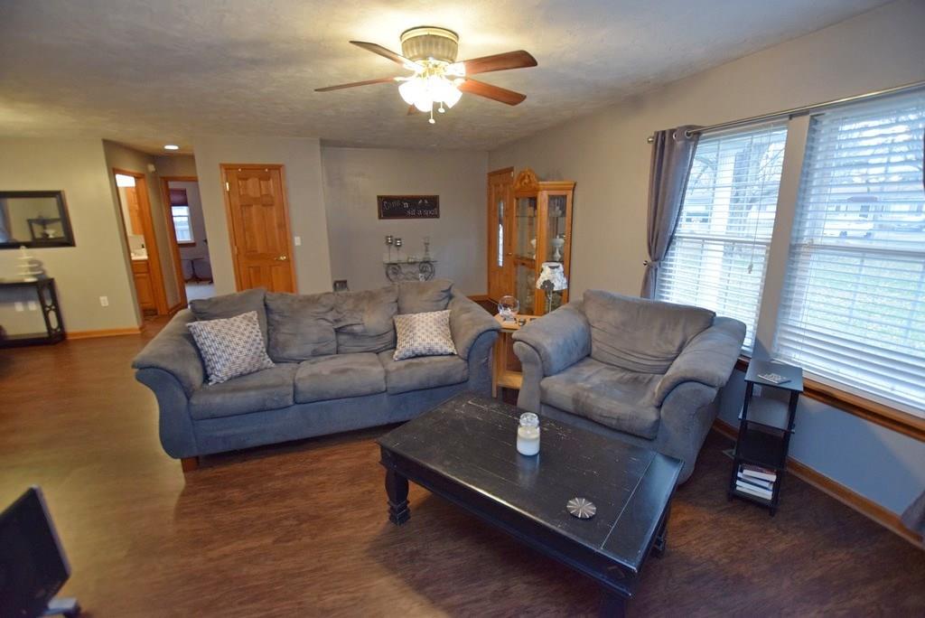 118 East Central Way Pendleton, IN 46064 - Photo 4 of 33