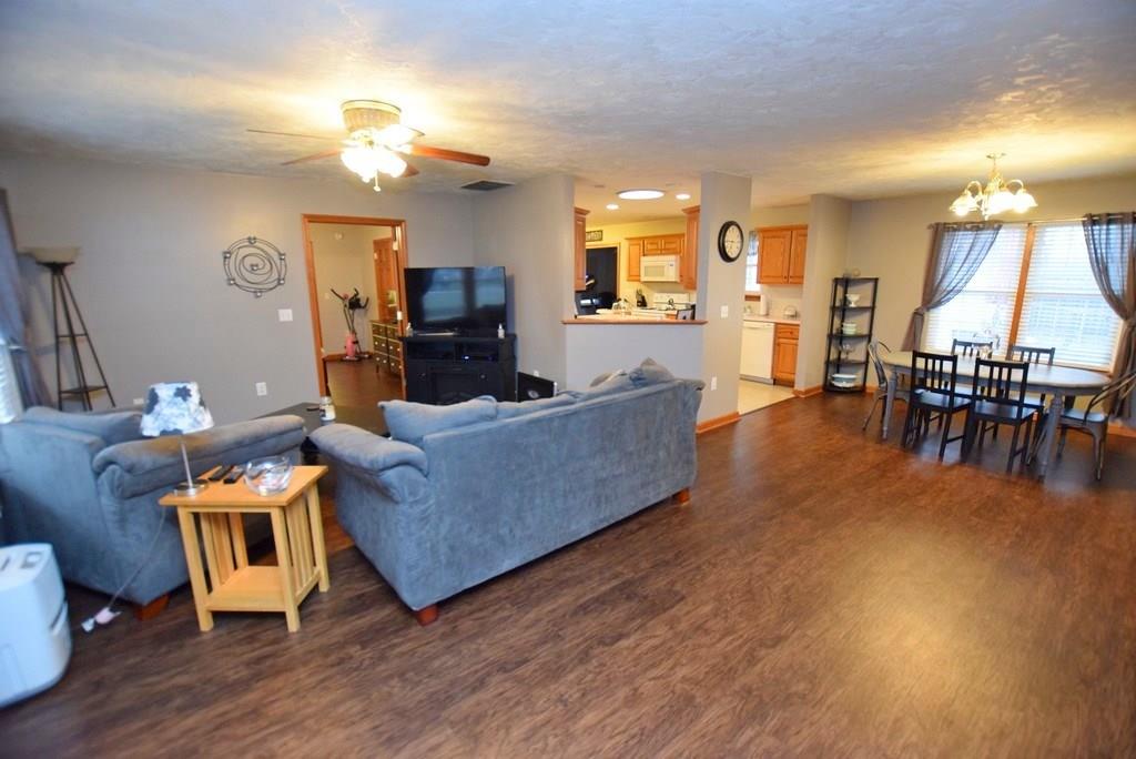 118 East Central Way Pendleton, IN 46064 - Photo 6 of 33