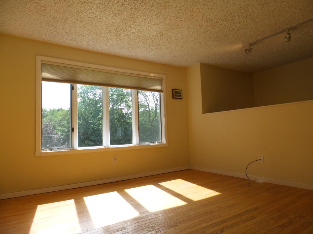 132 Hanscom Road Benton, ME 04901 - Photo 12 of 43 Living Room