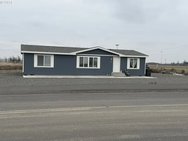 $675,000 | 1250 East Airport Road, Hermiston, OR 97838