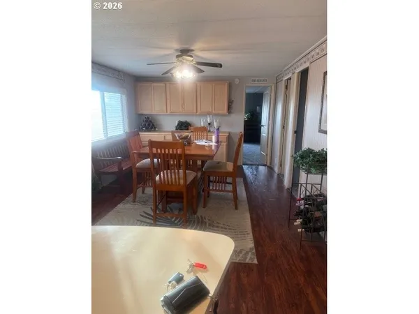 $675,000 | 1250 East Airport Road, Hermiston, OR 97838