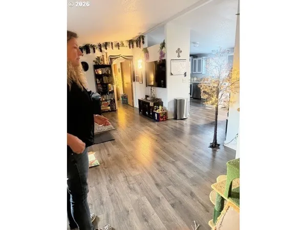 $675,000 | 1250 East Airport Road, Hermiston, OR 97838