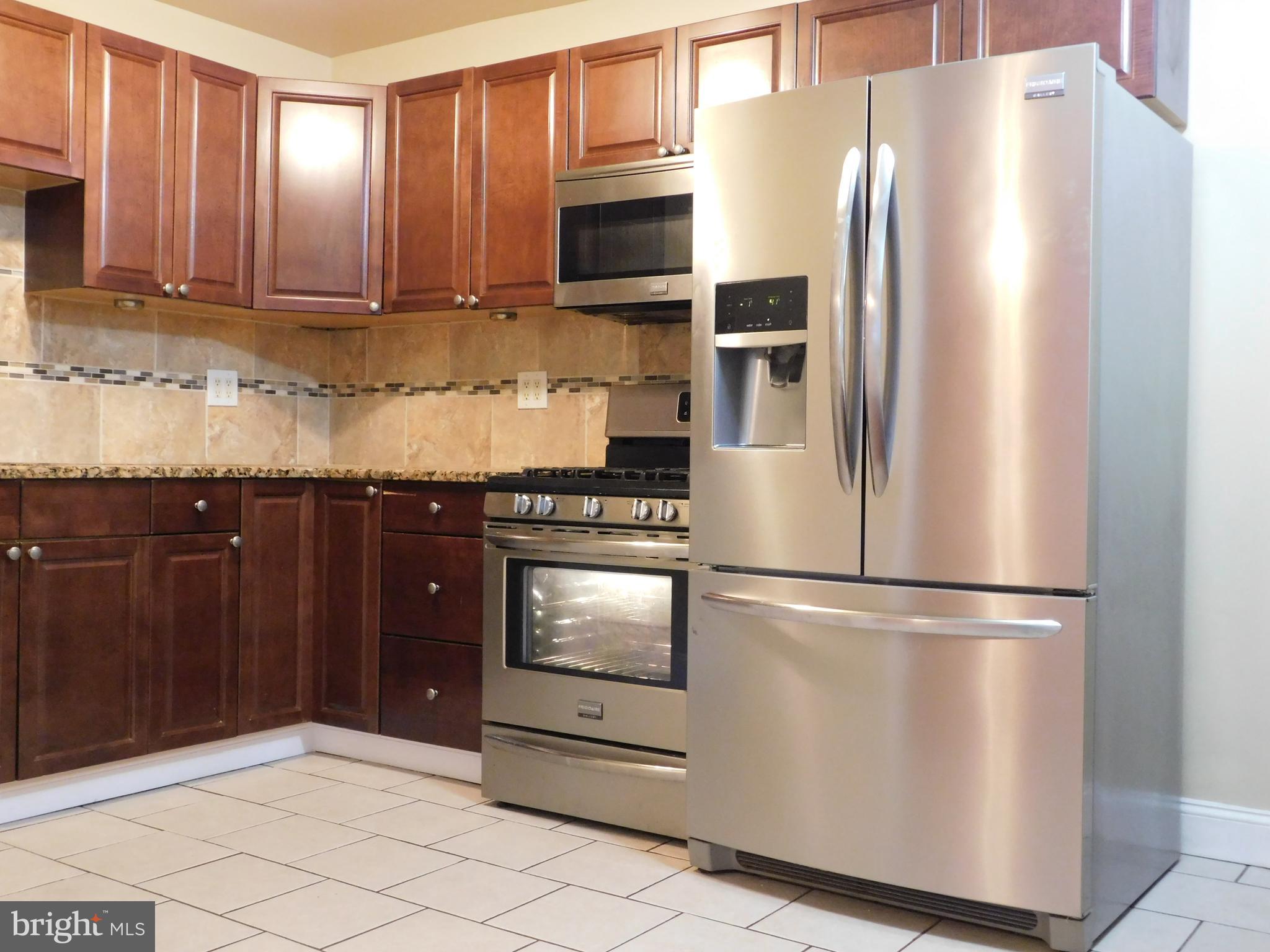11803 Basile Road Philadelphia, PA 19154 - Photo 3 of 14 Gallery Image 3