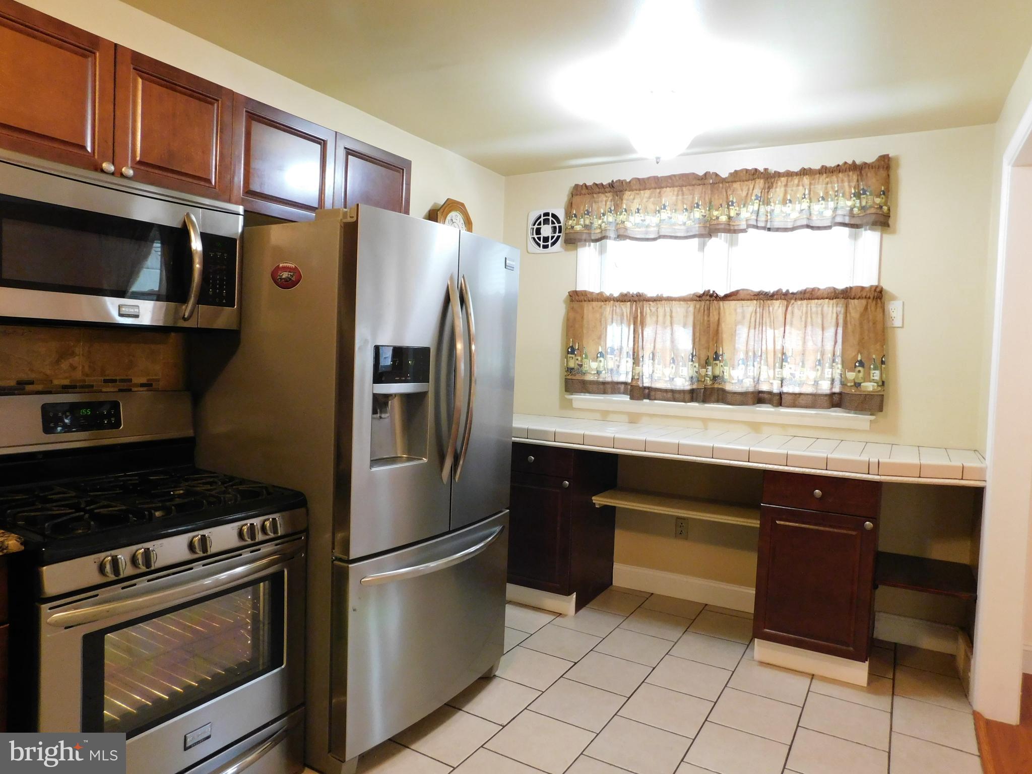 11803 Basile Road Philadelphia, PA 19154 - Photo 4 of 14 Gallery Image 4