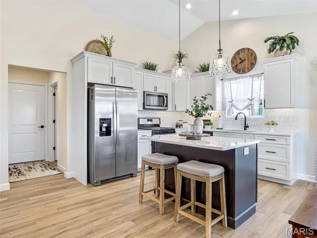 $415,950 | 347 Jenny Court, Waterloo, IL 62298