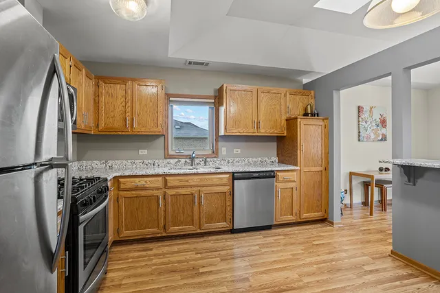 $325,000 | 12755 St Andrews Court, Unit 302, Lemont, IL 60439