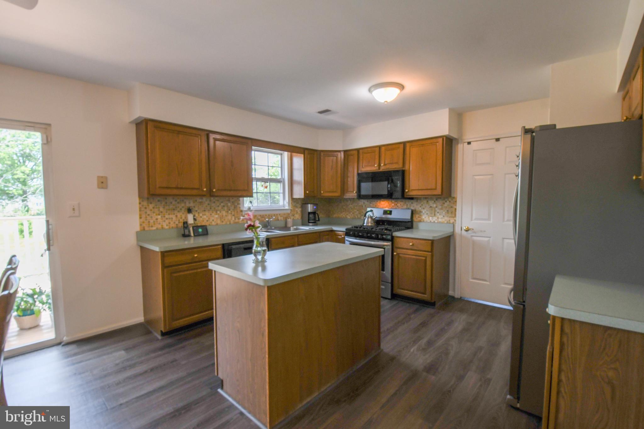 215 Strassburger Road Perkasie, PA 18944 - Photo 7 of 23 Gallery Image 7