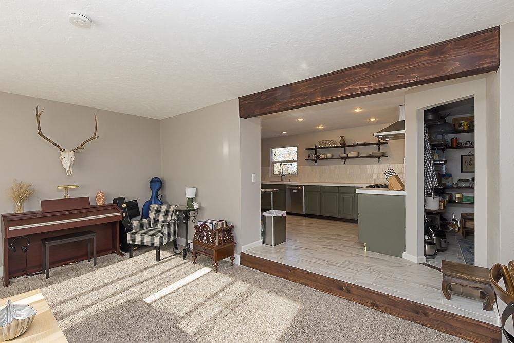 230 Jade Street Rock Springs, WY 82901 - Photo 5 of 47