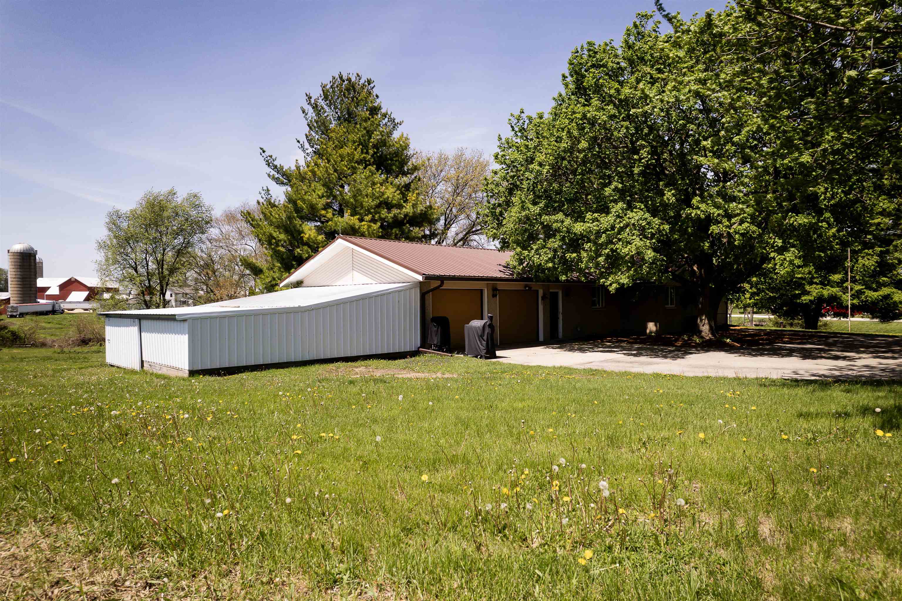 12166 Cunningham Road Winnebago, IL 61088 - Photo 6 of 65